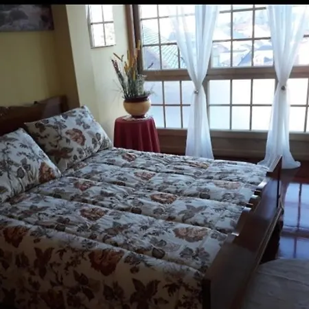 A Casa Do Clarete בית נופש קסטרו קלדלאס